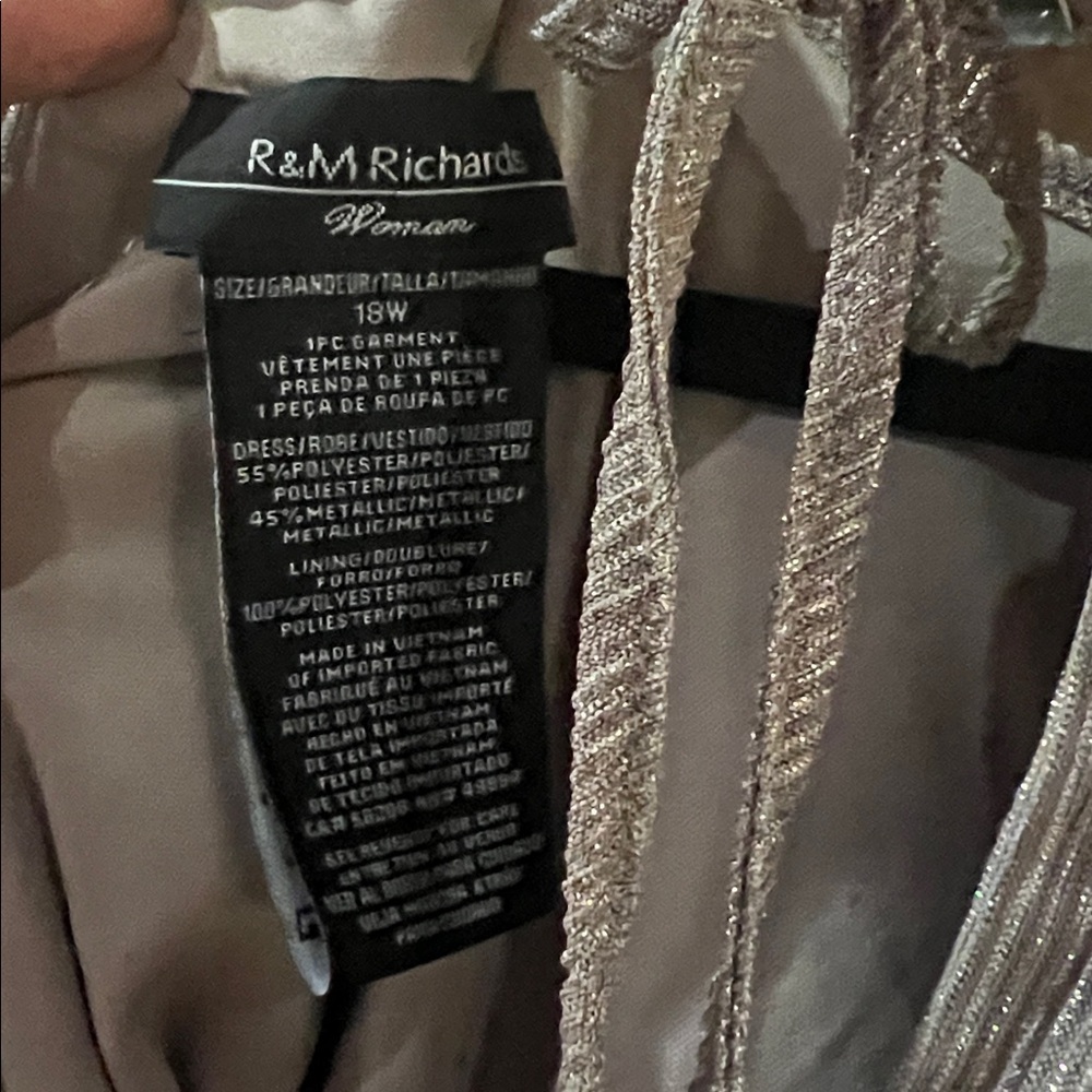 R & M Richards Metallic Knit Keyhole Halter Gown 18W - Picture 4 of 4